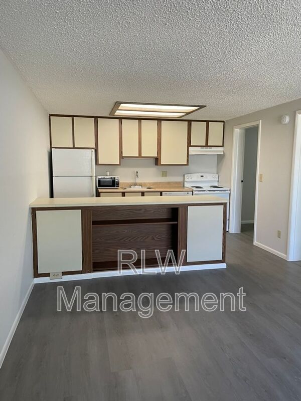 Foto del edificio - 611 Mt Homer Rd