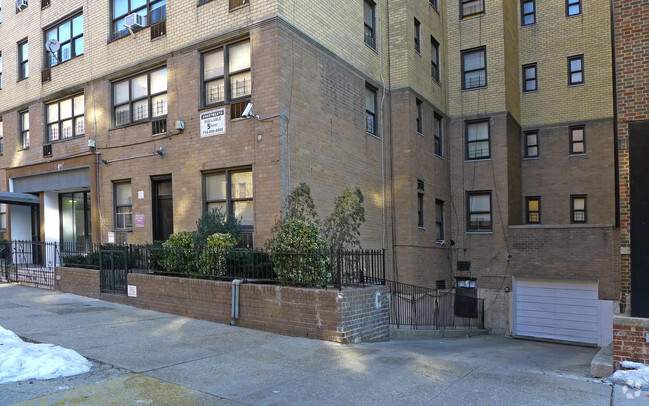 Building Photo - 65 East 19th St