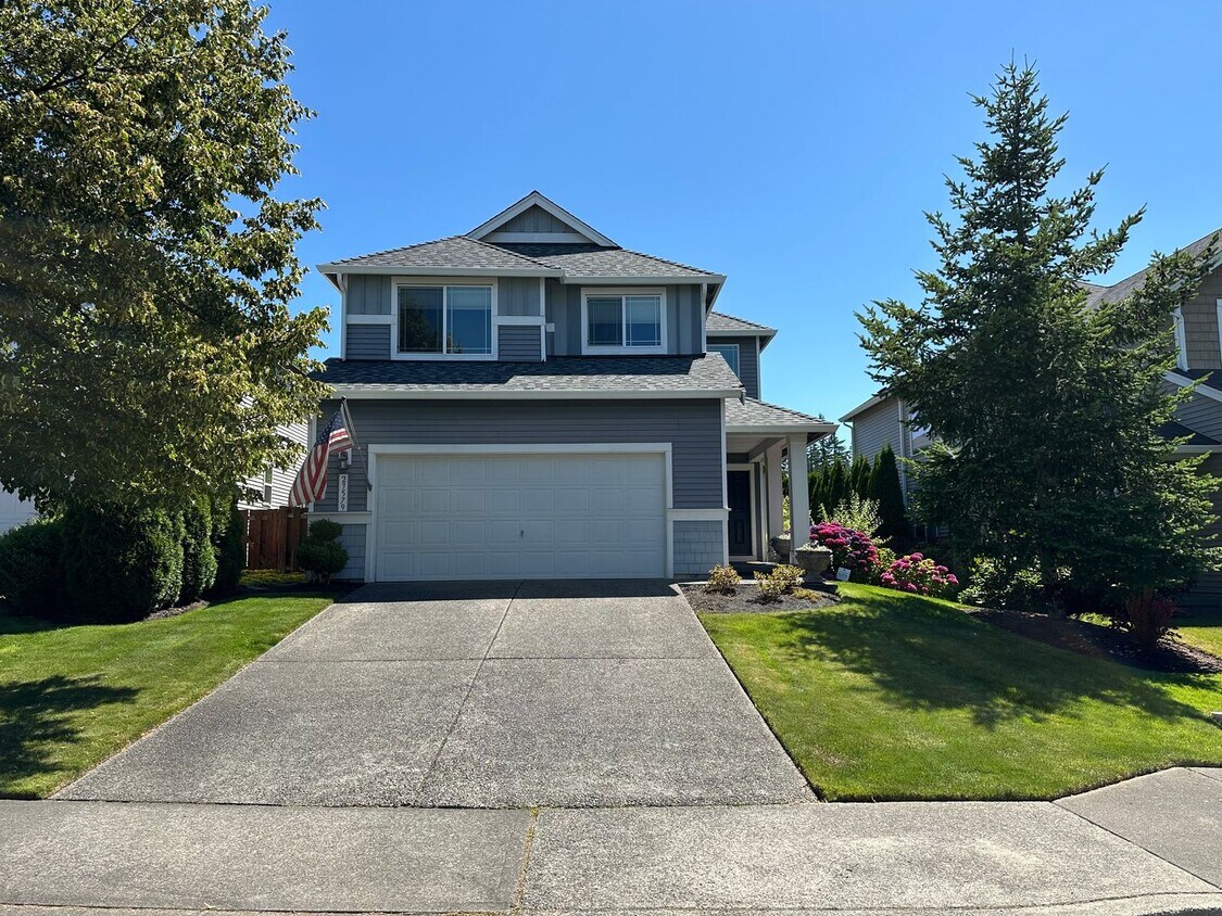 Primary Photo - Hathaway Glenn Home in Maple Valley