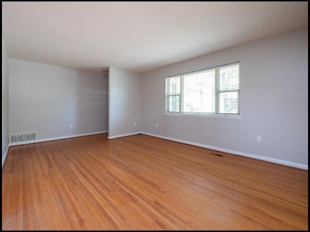 Building Photo - 4907 Arlington Dr