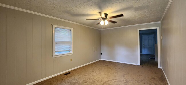 Building Photo - 203 Delcross St