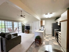Building Photo - 68-3883-3883 Lua Kula St