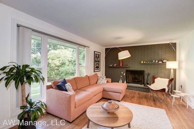 Building Photo - 3 br, 2.5 bath House - 9407 Crosby Rd