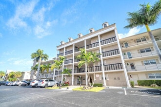 Building Photo - 440 Paradise Isle Blvd