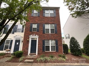 Building Photo - 15626 King Louis Ct