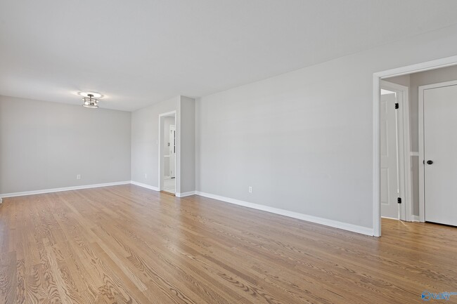 Building Photo - 1723 Laverne Dr NW