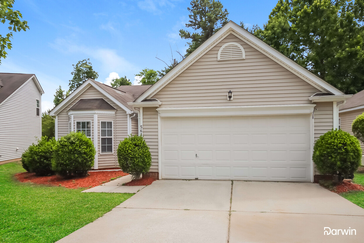 Foto principal - 5618 Waverly Lynn Ln