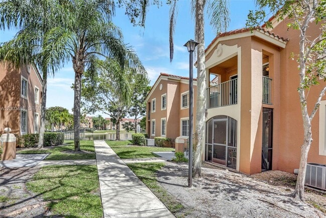 Foto del edificio - 4820 N State Rd 7