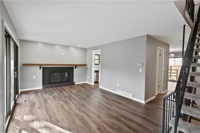 Building Photo - 238 Woodbridge Dr