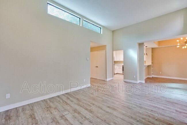 Building Photo - 928 Wright Ave
