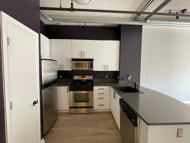 Kitchen - 1300 N St NW