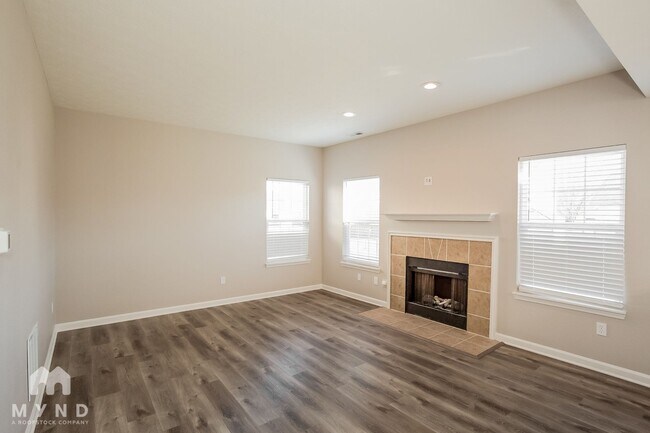 Building Photo - 115 Thistle Wood Dr