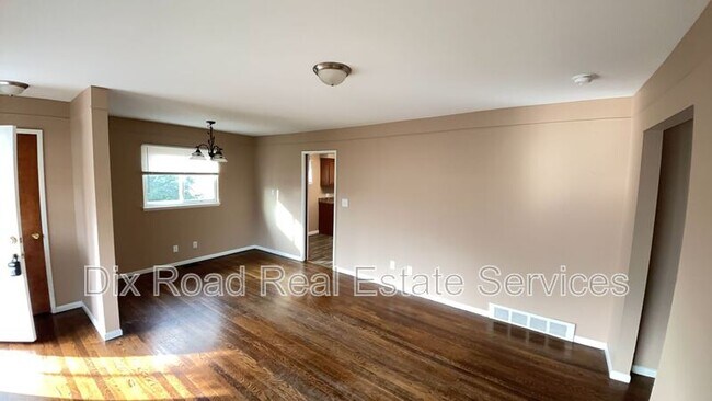 Foto del edificio - 5441 Bayside Dr