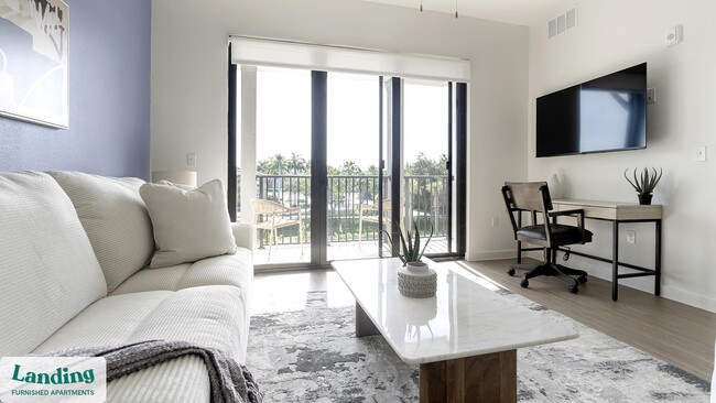 Foto del edificio - 7301 Lake Bank Lp