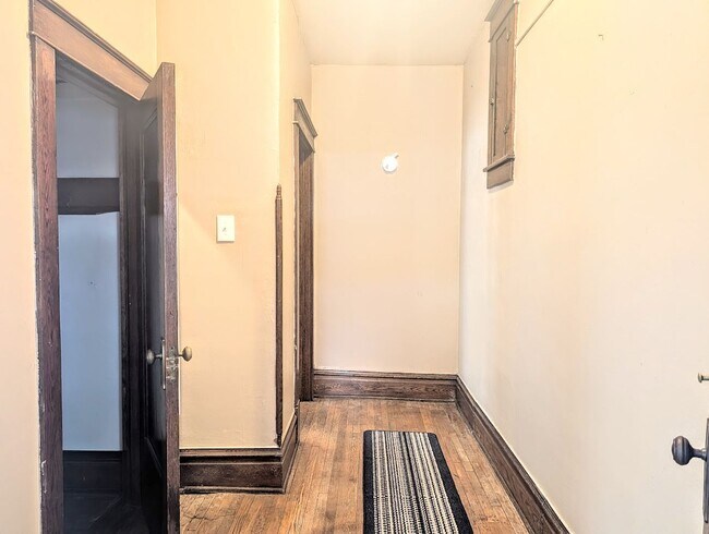 Foto del edificio - 233 E Pitt St
