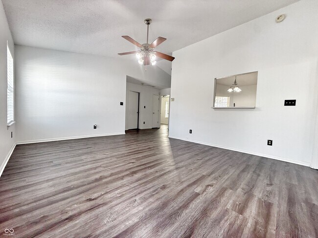 Foto del edificio - 776 Alvey Ct