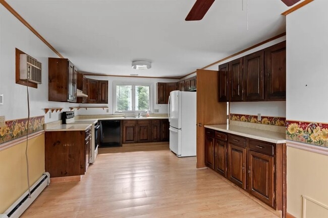 Foto del edificio - 231 Laurel Hill Dr