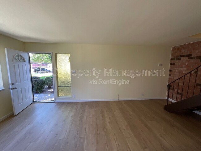 Foto del edificio - 1315 Scossa Ave