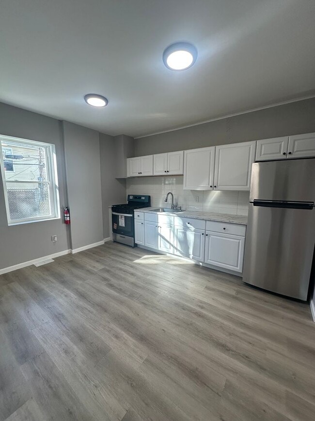 Building Photo - Newly renovated 2 bedroom. Section 8 approved