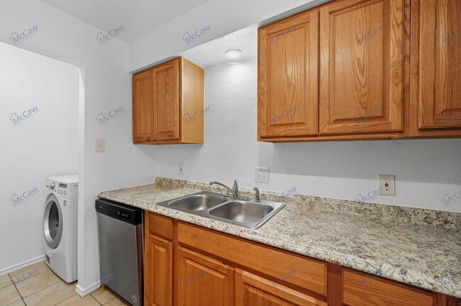 Building Photo - 3407 Republic Dr