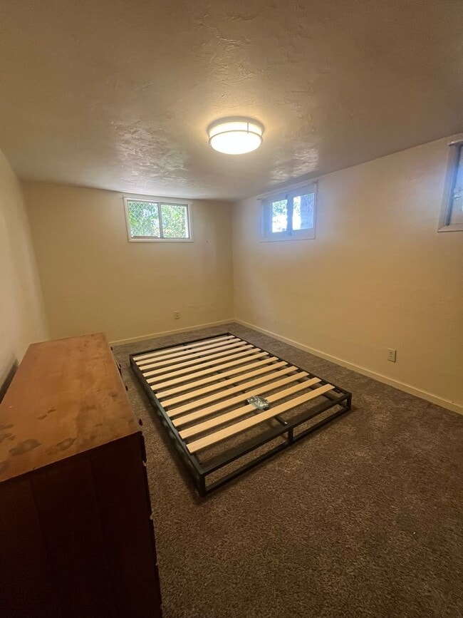 Building Photo - 1-Bedroom Apartment in downtown Eugene