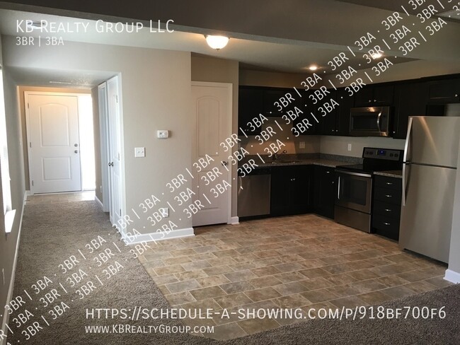 Building Photo - Newer 3 Bed Townhome in Belton; Raymore-Pe...