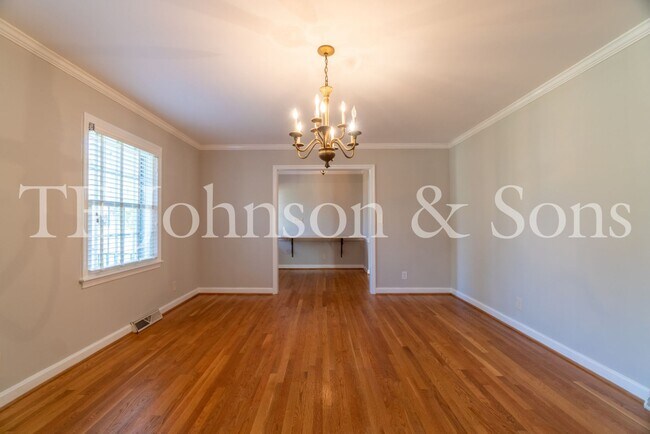 Foto del edificio - Spacious 5 Bedroom Home in the Heart of Sherwood Forest