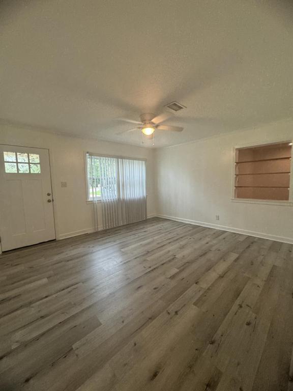 Foto del edificio - 948 E LEE ST.