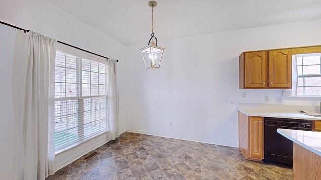 Building Photo - 7321 Sugarloaf Dr