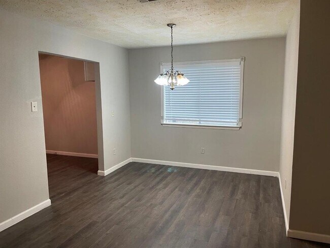 Foto del edificio - 17214 Modbury Dr