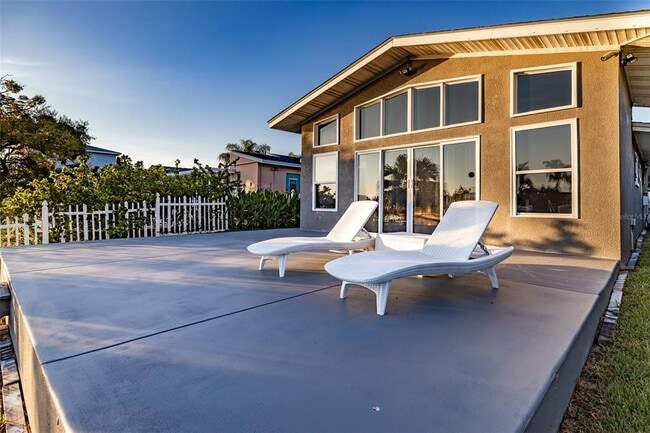 Building Photo - 4506 Floramar Terrace
