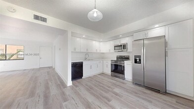 Building Photo - 8420 SW 133rd Avenue Rd