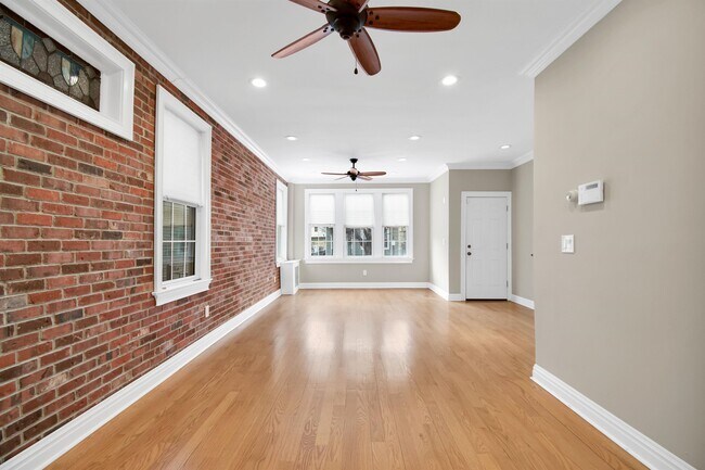 Building Photo - 360 Woodlawn Ave