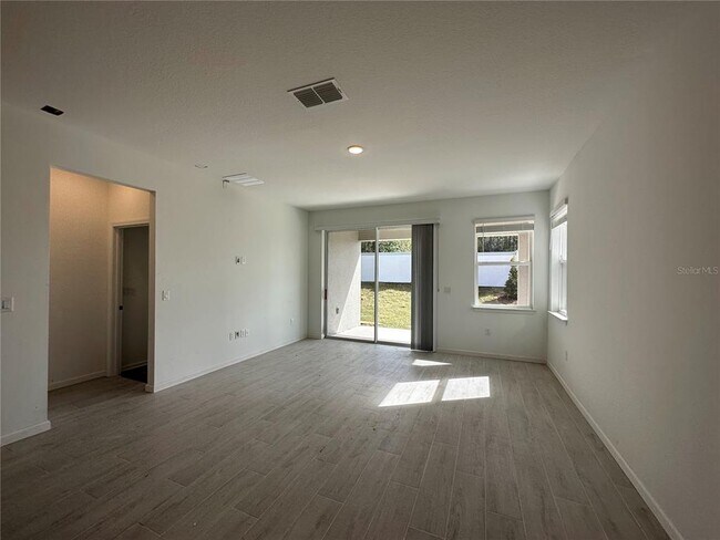 Foto del edificio - 4482 Davos Dr