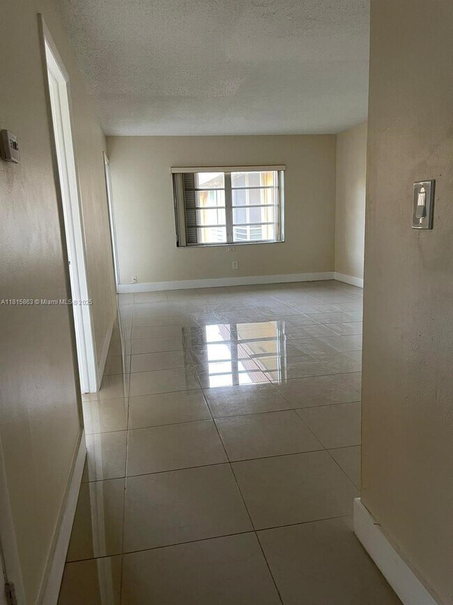 Foto del edificio - 5120 SW 40th Ave