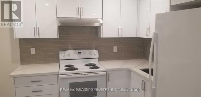 Building Photo - 16 Lady Evelyn Cres