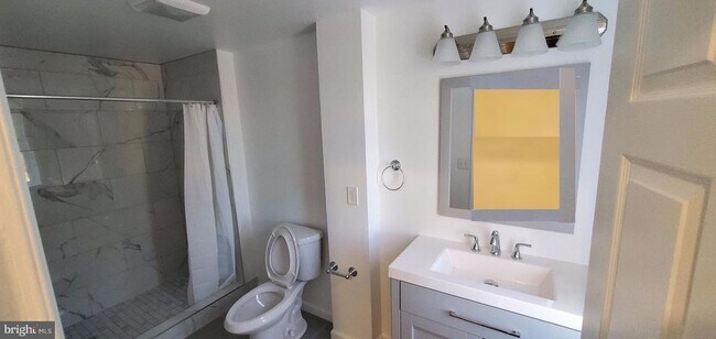 Foto del edificio - 1084 S Hanover St