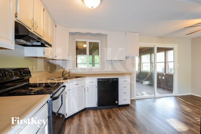 Foto del edificio - 6830 Littleton Dr