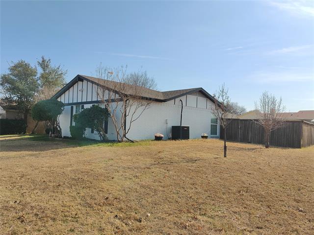 Building Photo - 2700 Winding Creek Dr