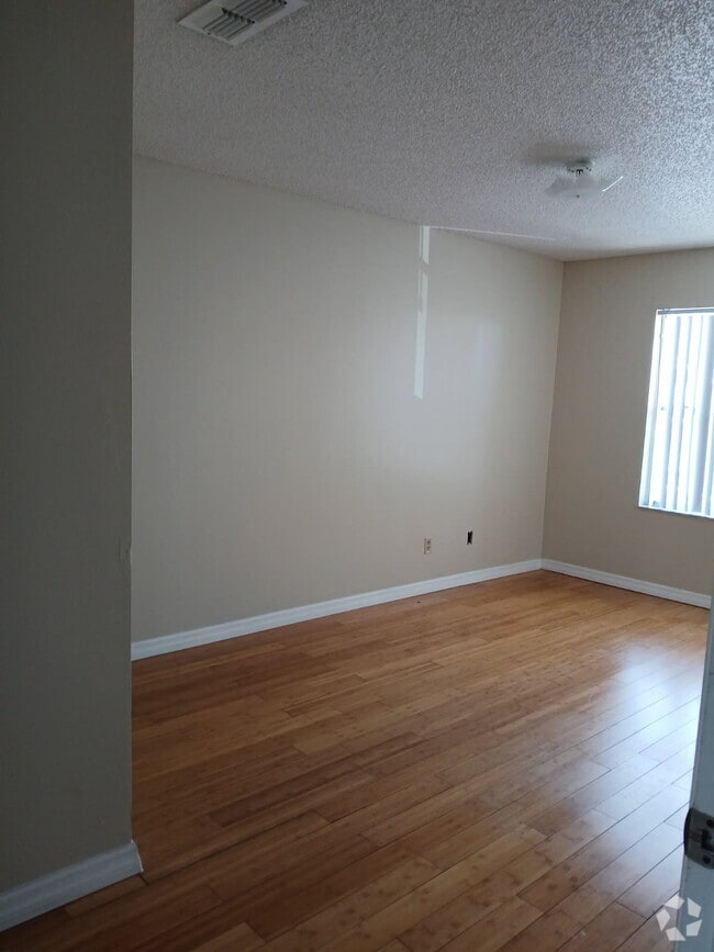 Building Photo - 4240 Pershing Pointe Pl
