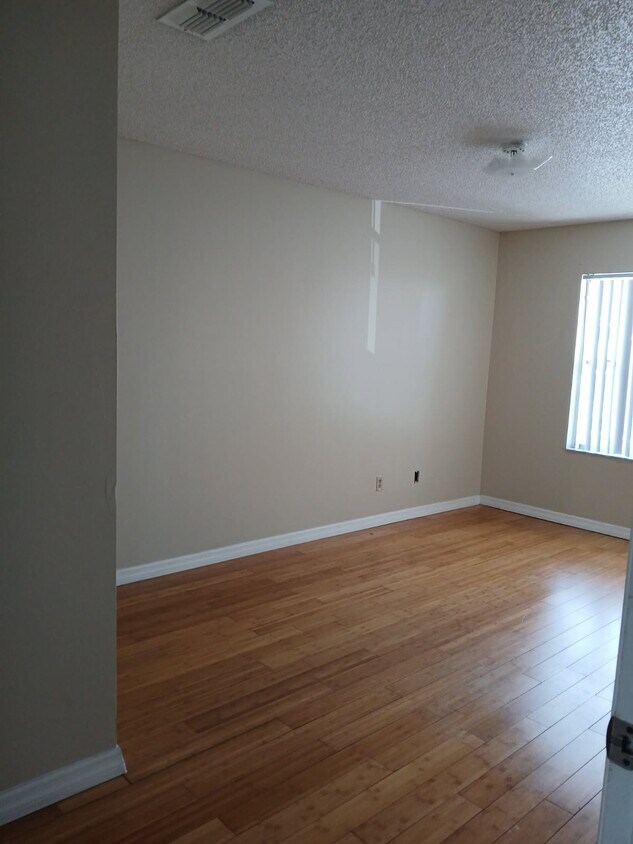 Primary Photo - 4240 Pershing Pointe Pl
