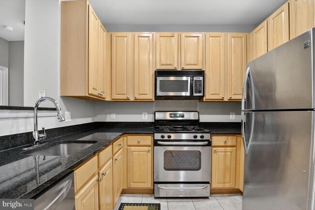 Building Photo - 2465 Army Navy Dr