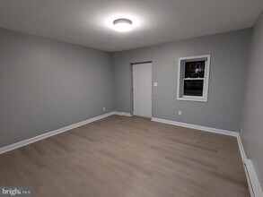 Building Photo - 523 E Patapsco Ave