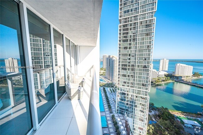 Building Photo - 485 Brickell Ave