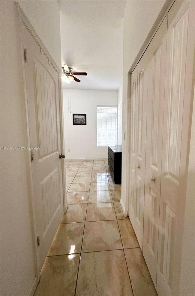 Foto del edificio - 14213 SW 274th St