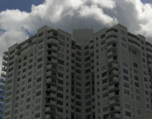 Foto del edificio - 2750 NE 183rd St