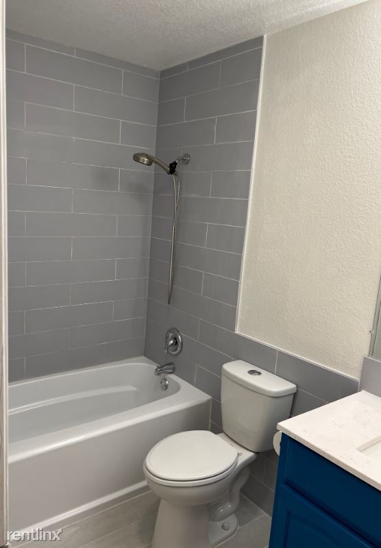 Foto del edificio - 4 Russian Jack Dr