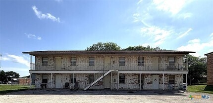 Building Photo - 702 N 1st St