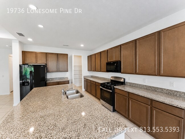 Foto del edificio - 19736 Lonesome Pine Dr