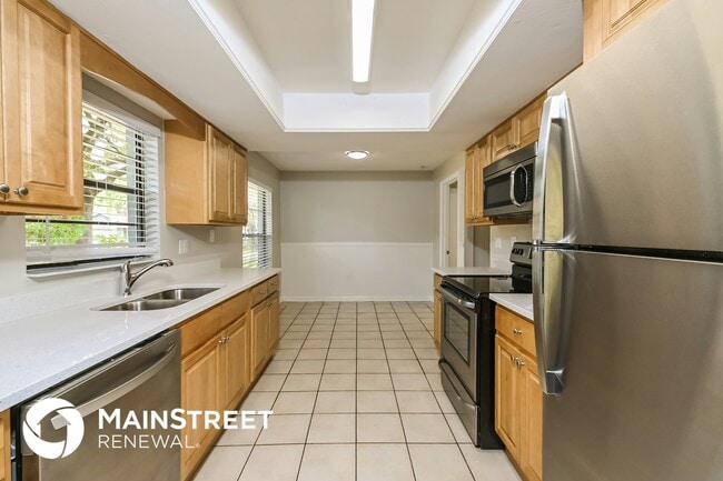 Building Photo - 4135 Old Colony Rd